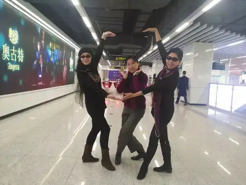 试乘首日2号线东段完美晋升为岛城网红