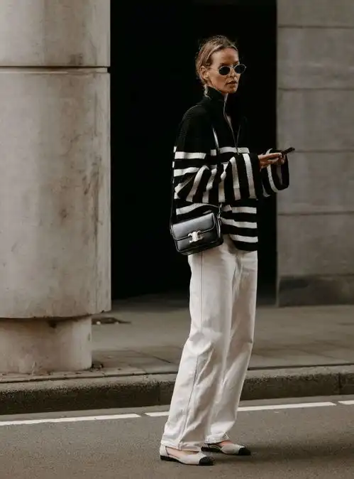 手绘黑白头像女黑白配