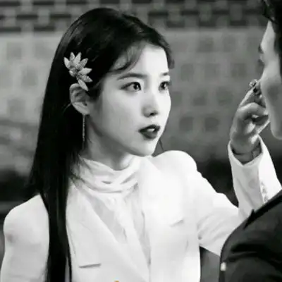 黑白真人头像高清女建新