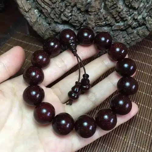 戴佛珠的人不一定都是信佛的