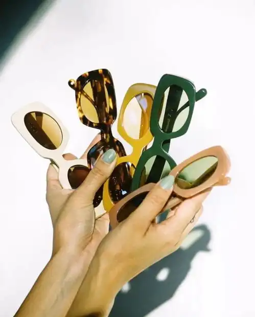 墨镜一戴谁也不爱时髦精们是这么挑墨镜的