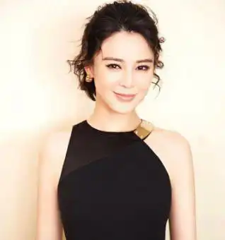 她嫁给自己的学生,婚后零绯闻,丈夫事业蒸蒸日上,自己变女强人