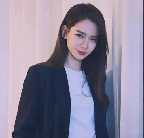 仙气粉色女生头像戚薇