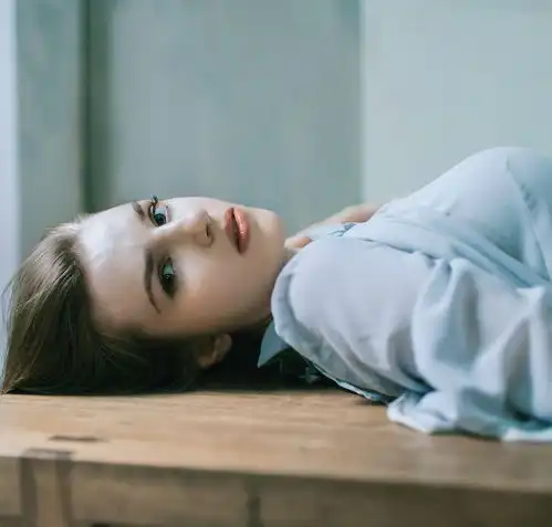 俄罗斯大眼漂亮脸蛋美女