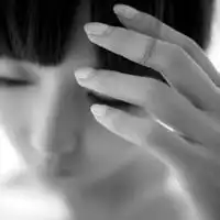 可以发一下你空间的单人不带字不捂脸不黑白,背景不要太文艺鲜艳一些,不全身的情侣头像吗如果你忙可...