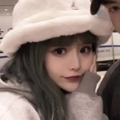 女生头像带花真人白灏宇