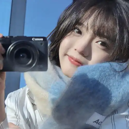 2023最新阳光活泼女生头像