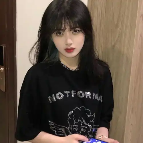 女生头像我们要朝着太阳的方向奔跑