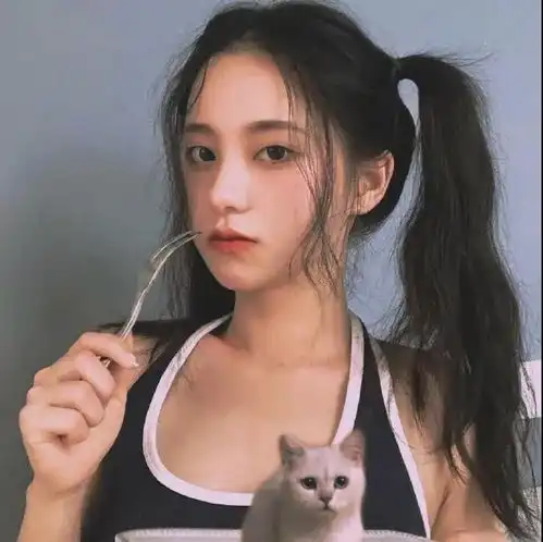 女生真人头像,全程陪跑,几年白费