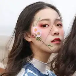 双人闺蜜头像女真人皱眉