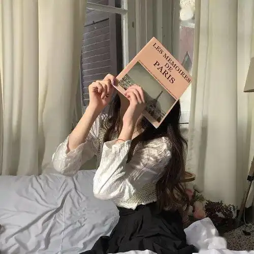 女生头像遮脸保持神秘
