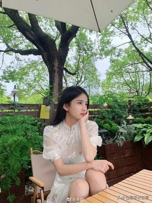 网红女生头像双人诱惑