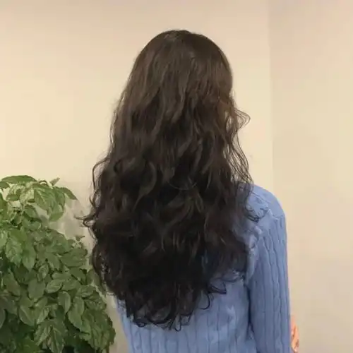 今年这种韩式烫发太火了,慵懒风烫发开始流行,准备烫发的了解下