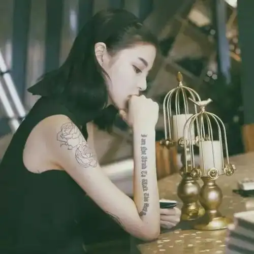 高级感头像欧美女生自由