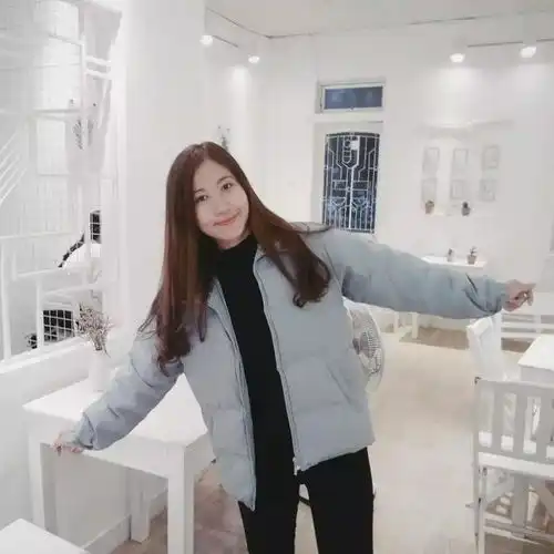 越南95后美女每天工作8个小时,却只有150美金的月收入