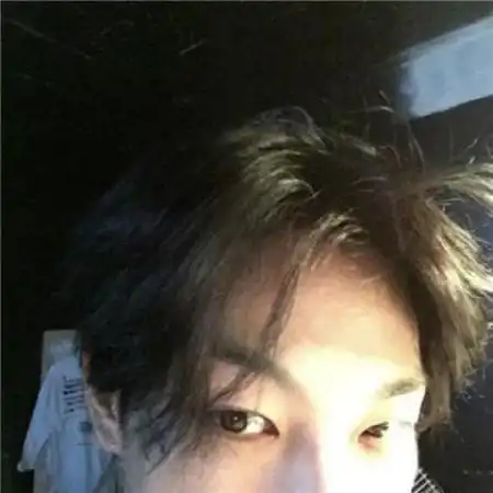 伤感冷酷的男生头像哭过的眼睛更能看清一个人