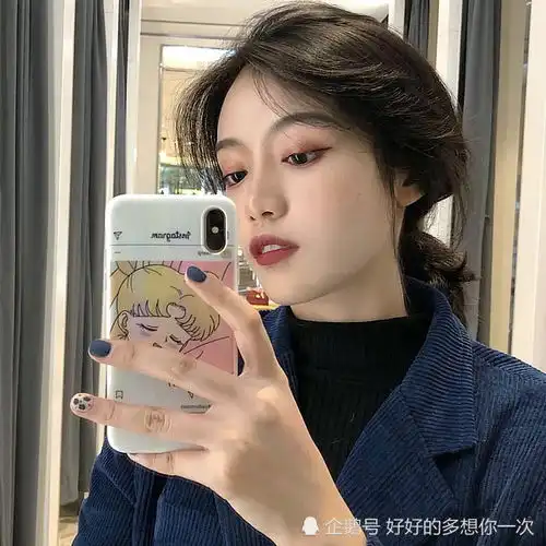 男生悄悄喜欢你,这3个表现瞒不住,傻丫头感受到了吗