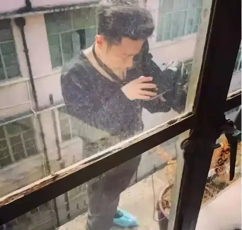 摄影师拍照姿势大全,都是在用生命拍照啊