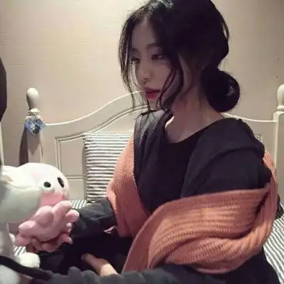 女生头像霸气侧脸不由得为约会的打扮而烦恼