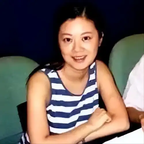 央视最有才华美女主持,现是医院ceo,17岁混血龙凤胎长这样