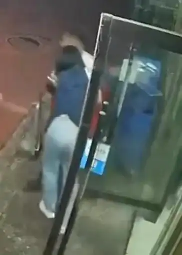 打人视频里最光辉闪亮的女孩是我们社会的希望