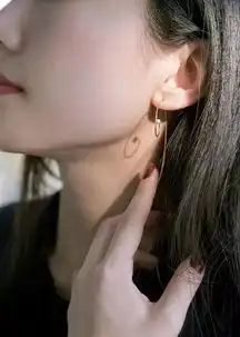 两个85后美女每年都做几件让人过目不忘的事情