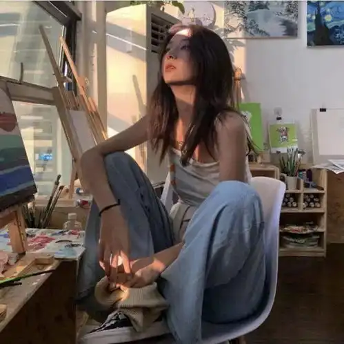 头像丨长相跟不上审美经济跟不上品味人在城乡结合部心在巴黎时装周