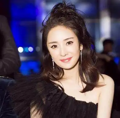 女星扎公主头赵丽颖清纯,张雨绮妩媚,范冰冰气质全无