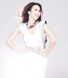 女生长腿腰细头像李玟
