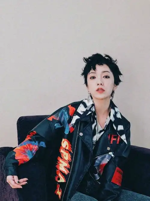 女明星挑战短发造型,热巴英气十足,宁静霸气,郭采洁俏丽完胜