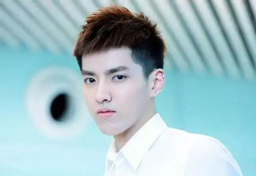 视频吴亦凡为你读经典英文诗,尽显男神的内涵修养之美