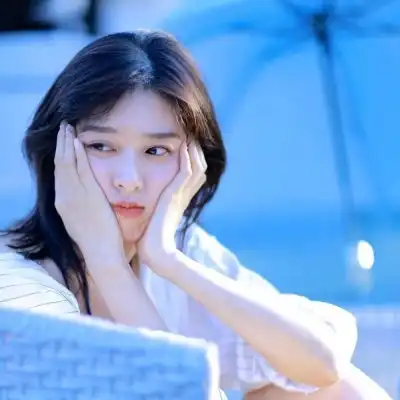 ins纯欲风超级清纯的头像可爱又好看我想和你穿过格林威治和时间飞行