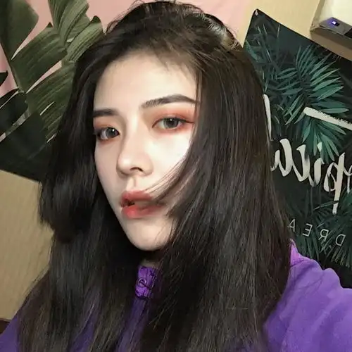 00后美女弃航从发依靠快手托起时尚新美业