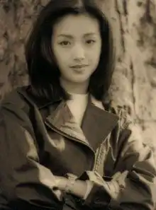 刘德华当众求婚被她拒绝,却钟情渣男被家暴十年