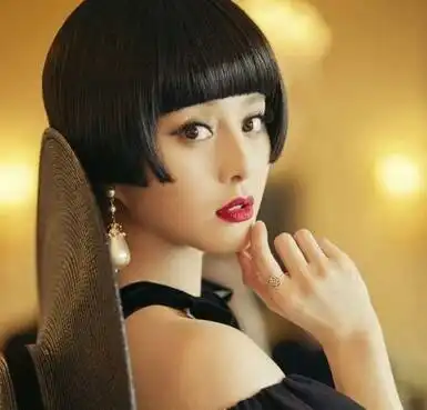 发型与耳饰的互补式搭配