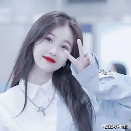 两个都非常自信可爱却过着不同命的杨超越与虞书欣谁能火到最后