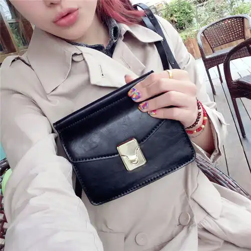 金属搭扣饰迷你斜挎包欧美时尚女包简约百搭堆糖,美图壁纸兴趣社区