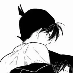 黑暗冷酷动漫情侣头像一左一右扎女孩的小辫子