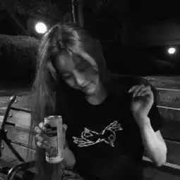 洒脱黑白女生头像高冷侧面精选qq群黑白女生头像图片