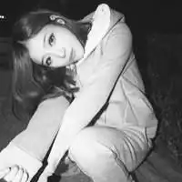 有没有这种类型的女头像黑白的还有点欧美风