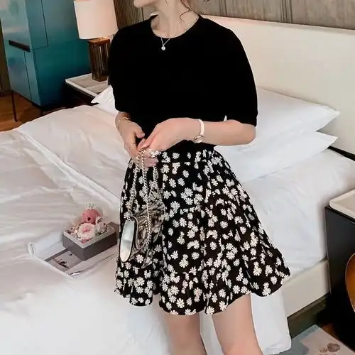 碎花半身裙女百褶裙2020新款高腰显瘦a字裙蓬蓬裙ins超火的短裙子