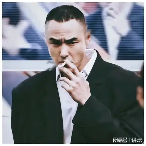 扮硬汉需有阳刚之气,阮经天转型成小鲜肉,惊艳全场