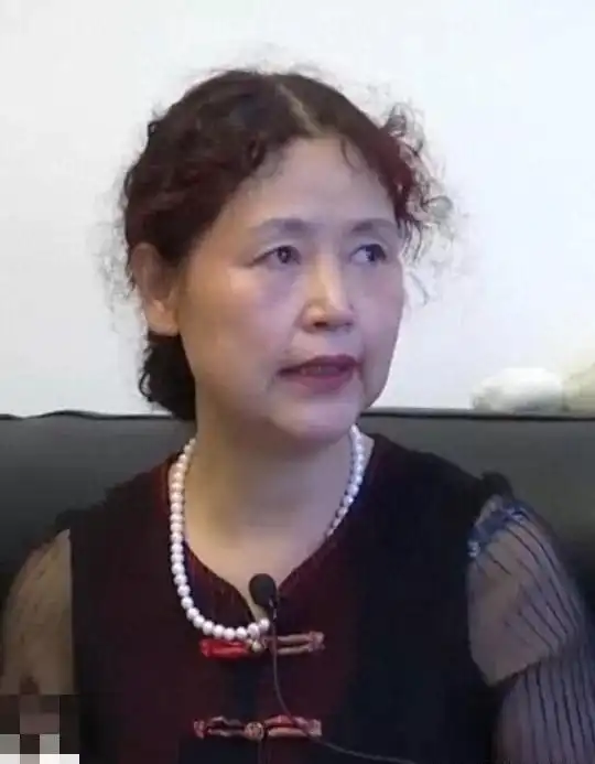 55岁女子相亲76岁男子,交谈后,男子霸气十足别打工啦,我养你