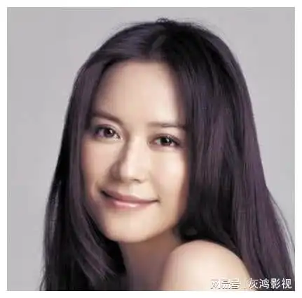 她美过高圆圆,比许晴有气质,如今49岁活成不老容颜