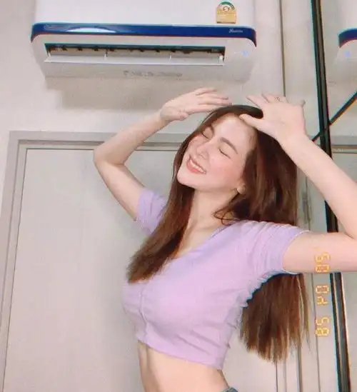 这女的就是平采娜原来一直喜欢的超高衣品女神就是她,爱了爱了