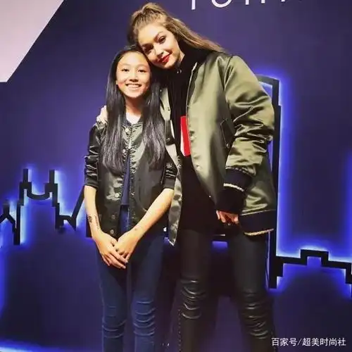 任达华女儿14岁身高达180,气质胜港姐偶像竟是超模姐妹花的她