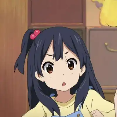 短发女生头像
