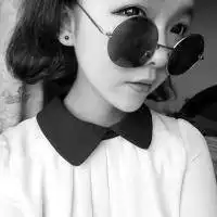 qq带字小清新女生头像素材
