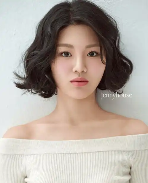 女生头像侧面高级质感