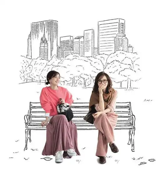 四十岁左右的女人,秋冬打扮少穿黑白配,这些姐姐的配色更高级